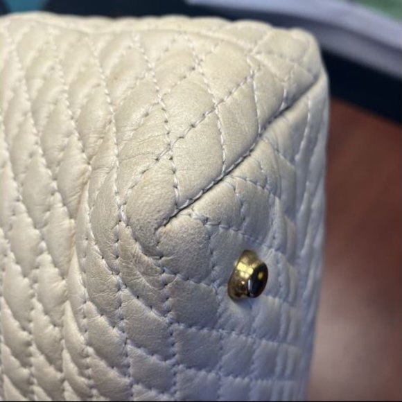 BALLY Authentic Vintage Quilted Cream Leather Chain Link Shoulder Bag - Picture 12 of 16